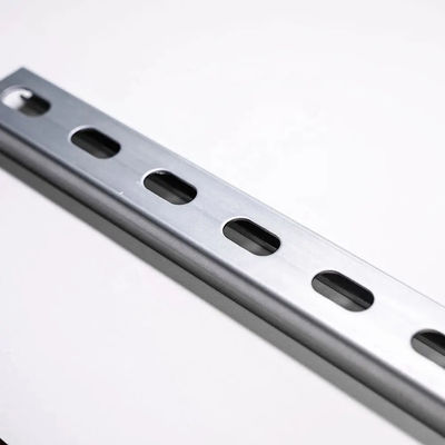 1-3mm Korrosionsbeständig, warm eingetaucht, galvanisiert, Stützkanal C-förmig, leichte Stahlkanalstützstruktur